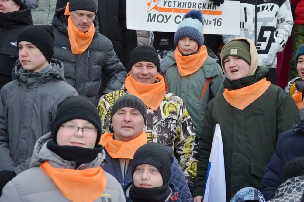 23 февраля в сквере оружейника Драгунова прошел фестиваль солдатской песни «Когда поют солдаты...».