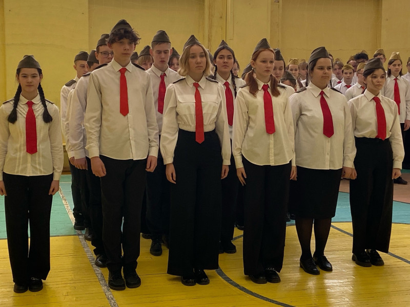 В школе прошел парад Смотра строя и песни «Когда поют солдаты…», посвященный  Дню Защитника Отечества..